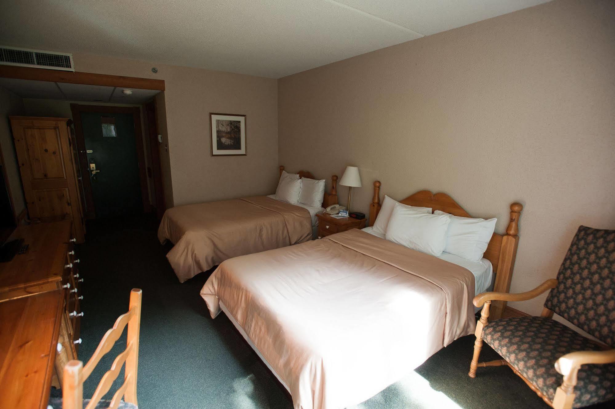 Hotel Le Chantecler Sainte-Adèle Εξωτερικό φωτογραφία